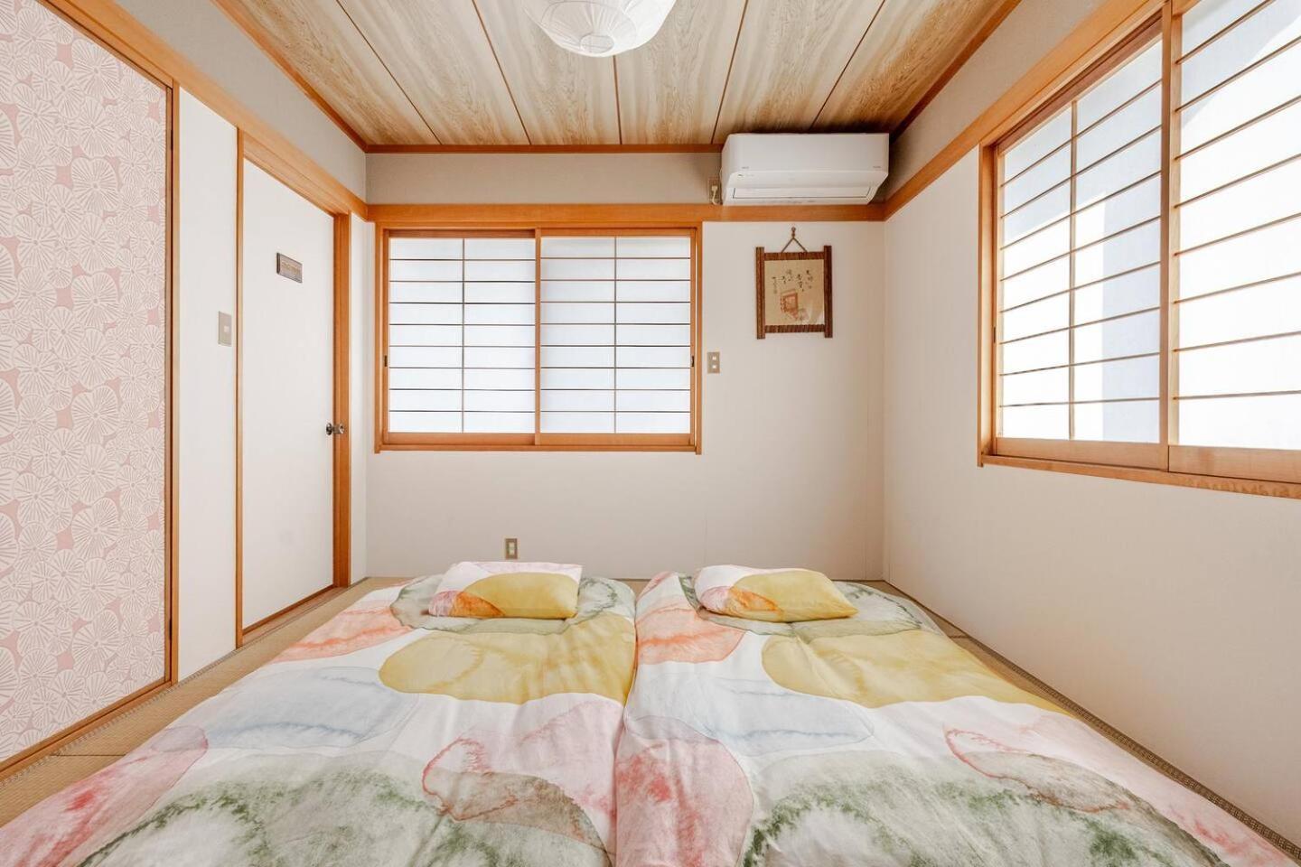 Villa 宿の夜夜 一棟貸し駐車場2台 2バスルーム 和室 大家族に最適 静かな環境 Omihachiman